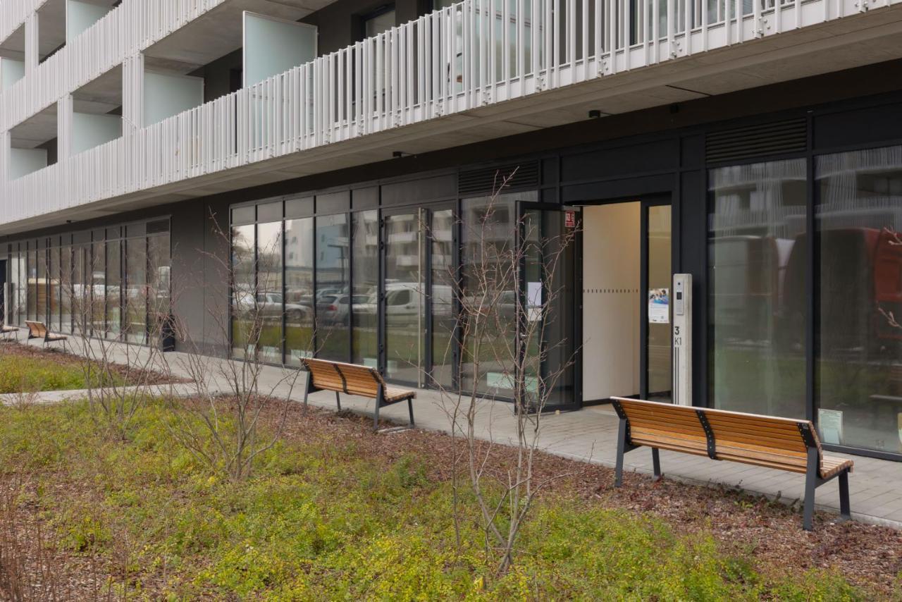 Wola Spacious Flat With Air Conditioning & Balcony By Noclegi Renters ワルシャワ エクステリア 写真